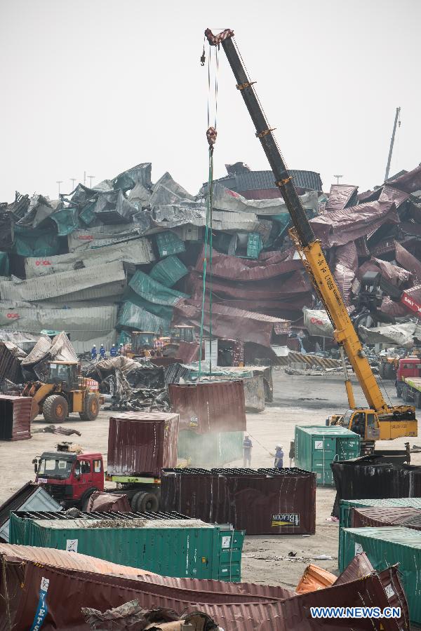 Число жертв взрывов на складе с опасными химикатами в Северном Китае возросло до 139 человек