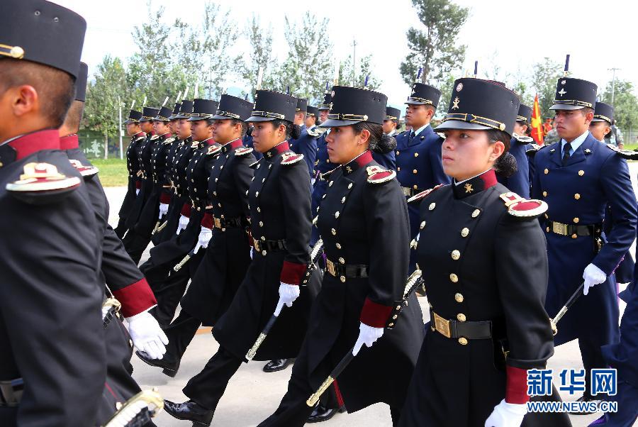 Иностранные военные отряды участвуют в репетиции Парада Победы