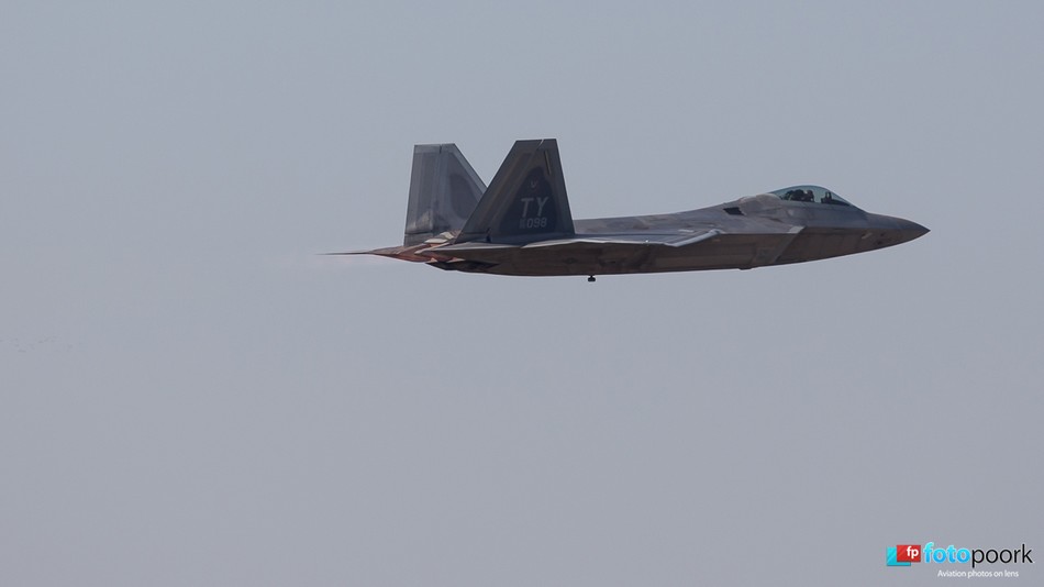 США впервые разместили в Польшу истребители F-22 Raptor