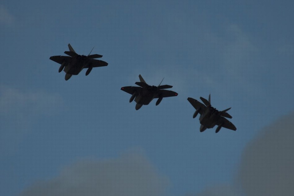 США впервые разместили в Польшу истребители F-22 Raptor