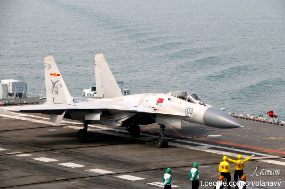 Военный эксперт: количество пилотов палубной авиации в Китае будет стремительно расти