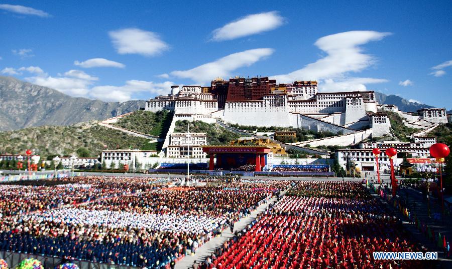 Торжественное собрание в честь 50-летия основания Тибетского автономного района открылось в 10:00 в Лхасе