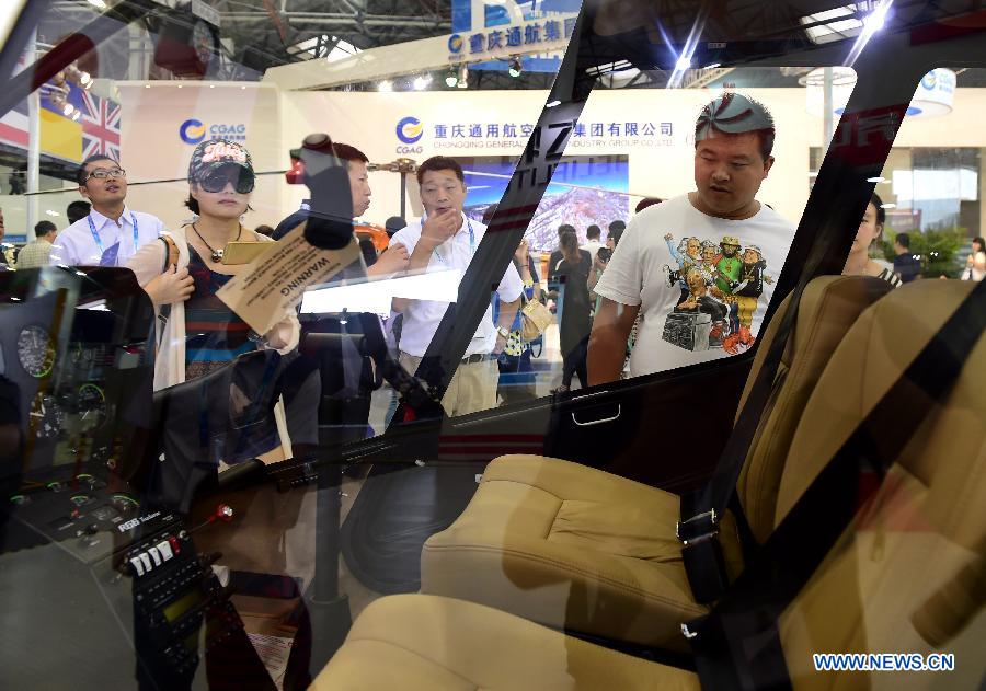 На Тяньцзиньской международной вертолетной выставке представлена модель вертолета, совместно разработанного КНР и РФ