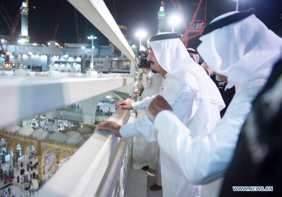 Король Саудовской Аравии требует провести полное расследование причин обрушения башенного крана