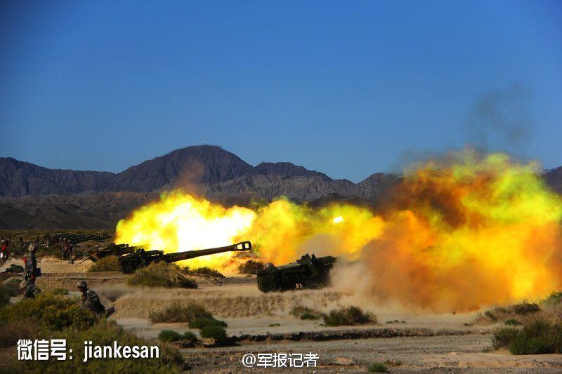Фотографии с учений артиллерийских войск Синьцзяна