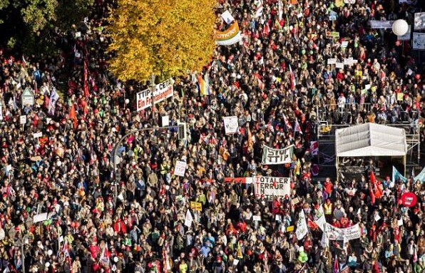 В Берлине прошла крупномасштабная акция протеста против TTIP
