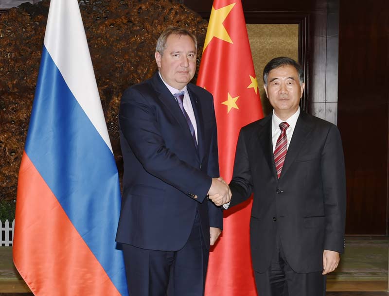 Китай и Россия должны укрепить сотрудничество в крупных проектах -- Ван Ян