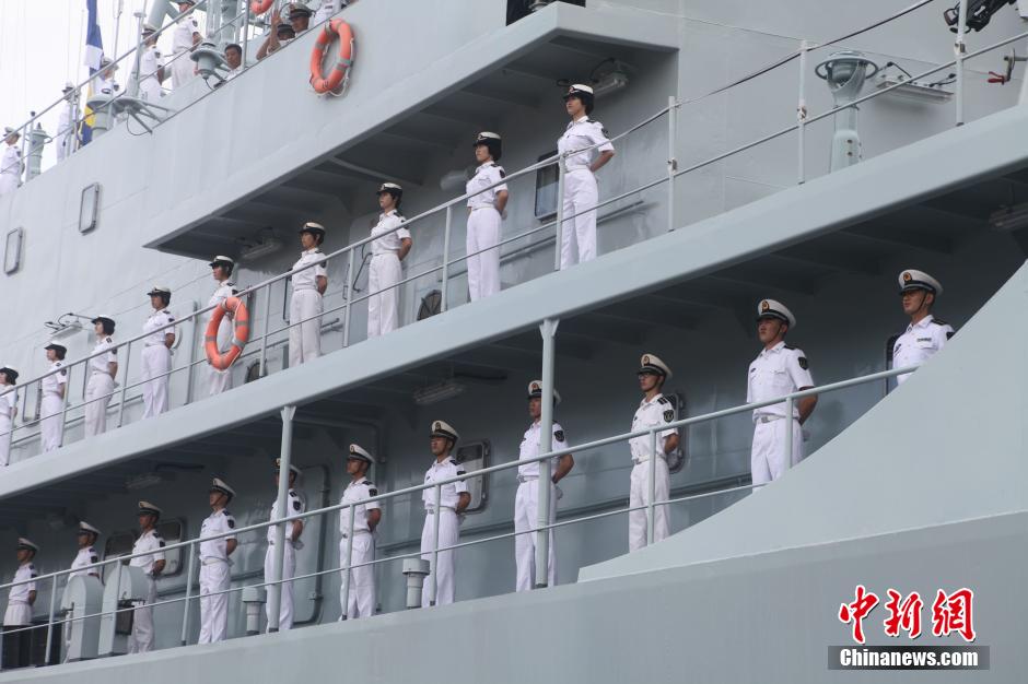 Военный корабль ВМС Китая в американский порт в Пёрл-Харбор