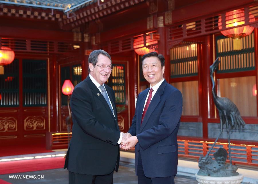 Ли Юаньчао встретился с прибывшими в Китай для участия в симпозиуме политических партий Азии по вопросам возрожденя Шелковому пути президентом Кипра Никосом Анастасядисом.