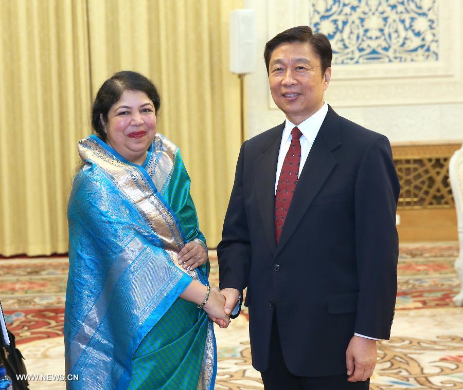 Ли Юаньчао встретился с лидером Народной лиги Бангладеш, спикером Национальной ассамблеи Бангладеш Хумаюном Рашидом Чоудхури.