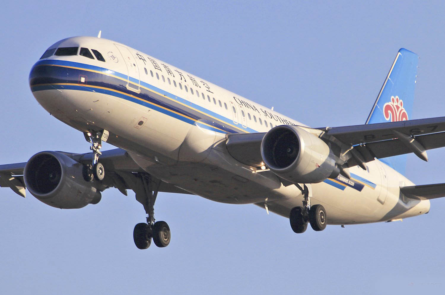 Южная авиакомпания Китая увеличит количество авиарейсов из китайского города Урумчи в города Казахстана с 10 до 15 в неделю