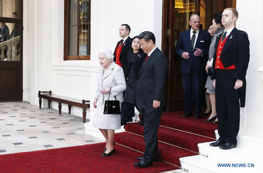 Си Цзиньпин и Пэн Лиюань попрощались с королевой Елизаветой II