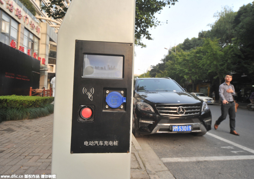 Интеллектуальный фонарный столб появился в Шанхае
