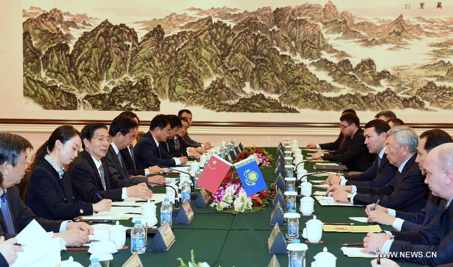Го Шэнкунь провел переговоры с главой Комитета национальной безопасности Казахстана Н.Абыкаевым
