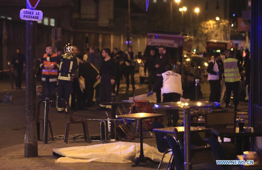 Число погибших в результате серии атак в Париже возросло до 140 человек -- СМИ