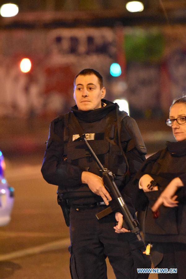 Число погибших в результате серии атак в Париже возросло до 140 человек -- СМИ