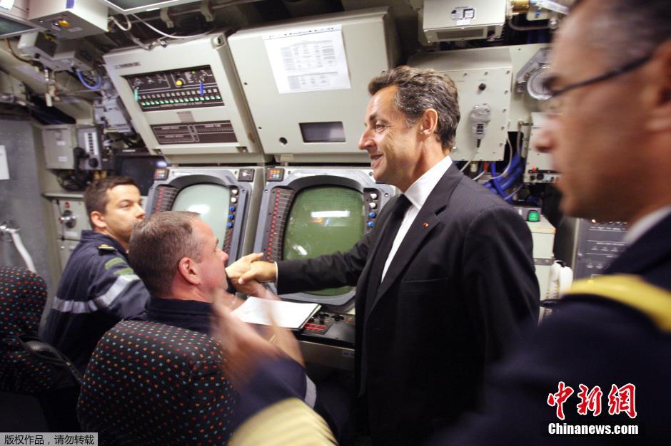 13 июля 2007 года бывший президент Франции Николя Саркози посетил французскую атомную подводную лодку.