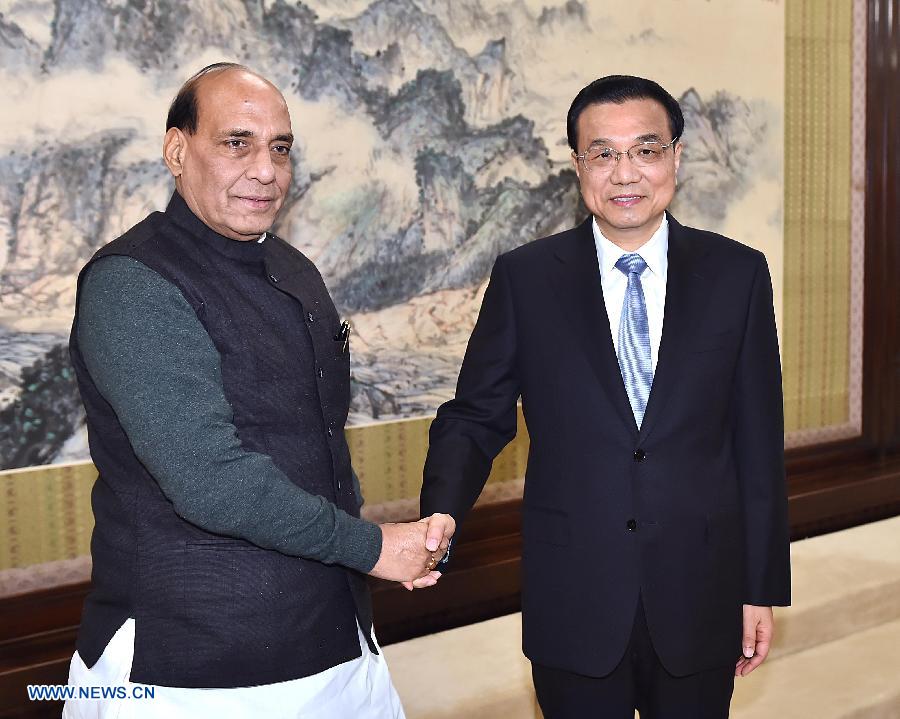 Ли Кэцян встретился с главой МВД Индии Р.Сингхом