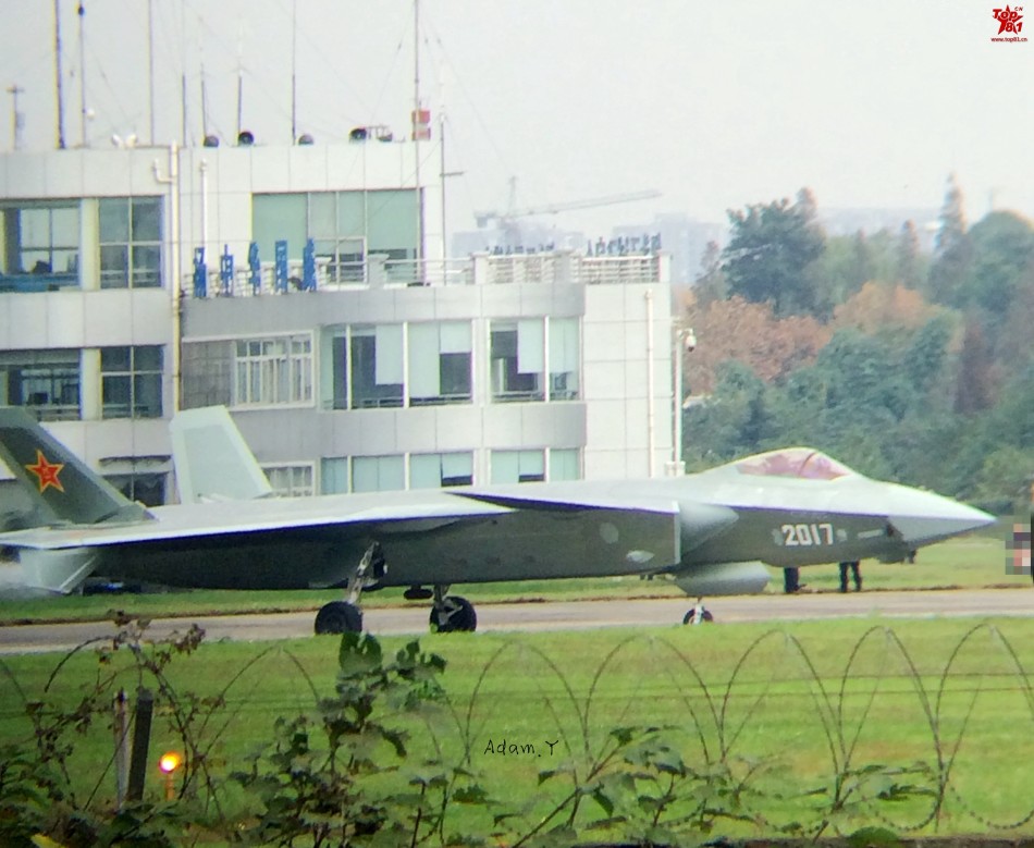 Новейший прототип J-20 отечественного производства совершил пробный полет