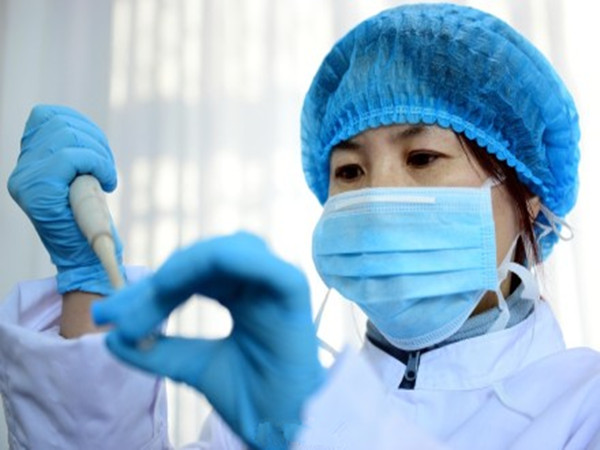 У 60 людей, находившихся в контакте с зараженным вирусом H7N9 в Гуандуне, не выявлено аномалий