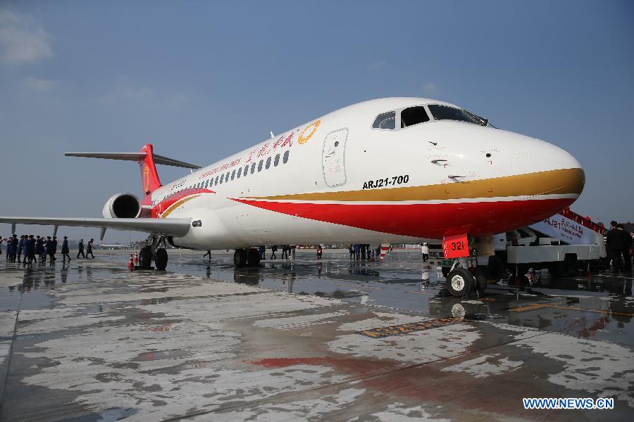 Первый региональный пассажирский самолет ARJ21 китайского производства передан заказчику