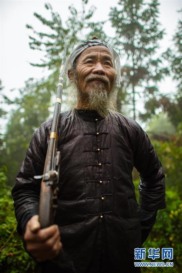 Последное в Китае племя стрелков