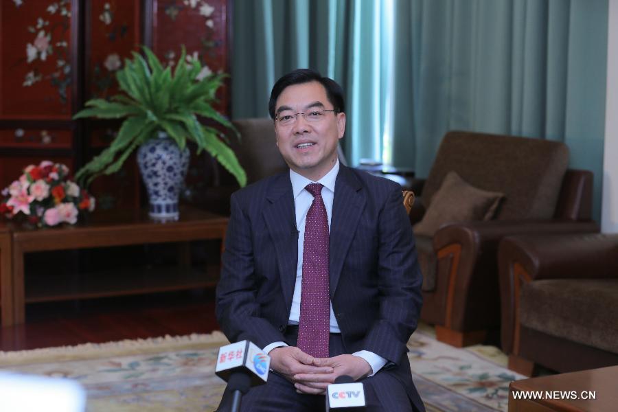 Визит Си Цзиньпина станет новой вехой в отношениях между Китаем и Зимбабве -- посол Китая Хуан Пин