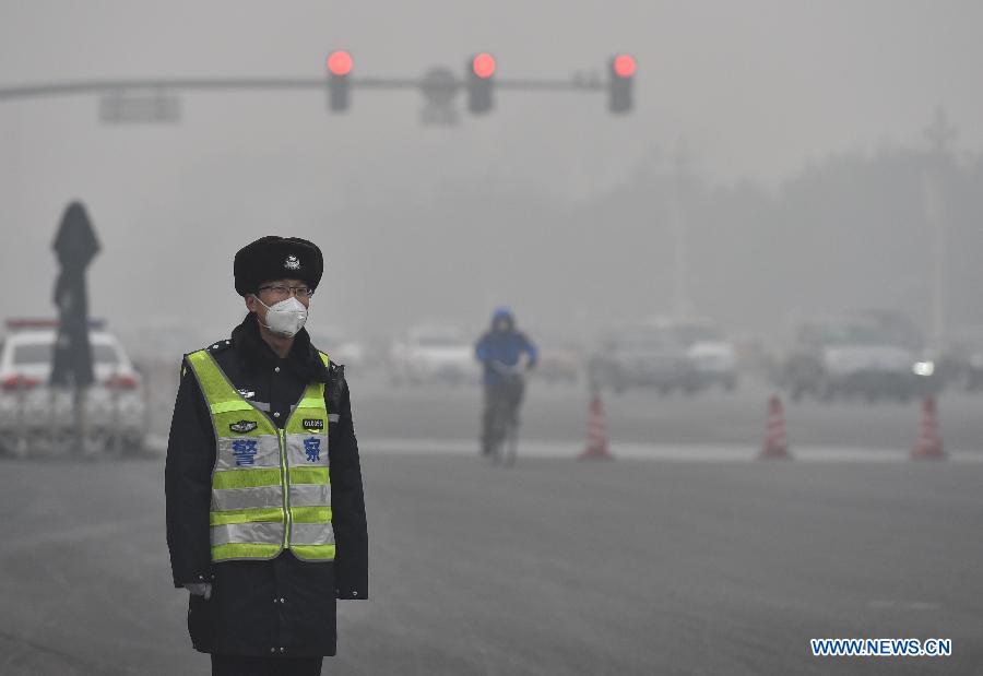 На севере Китая наблюдаются самые тяжелые смог и загрязнение воздуха за 2015 год