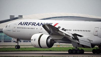 Самолет компании Air France, летевший из Парижа в Пекин, совершил экстренную посадку в Санкт-Петербурге