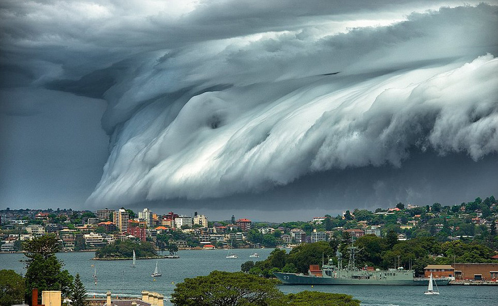 На австралийский город обрушились удары молнии