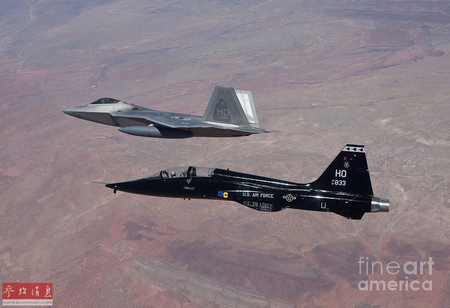 Какой самолет сбил 24 новейших истребителя F-22?