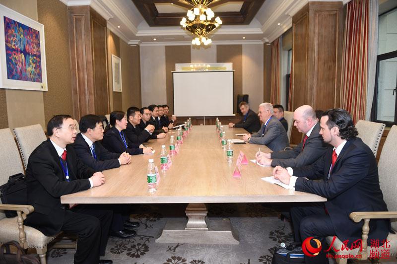 Первый Хубэйский форум вузов Китая и России сфокусирован на подготовке и обмене специалистами в рамках "одного пояса, одного пути"
