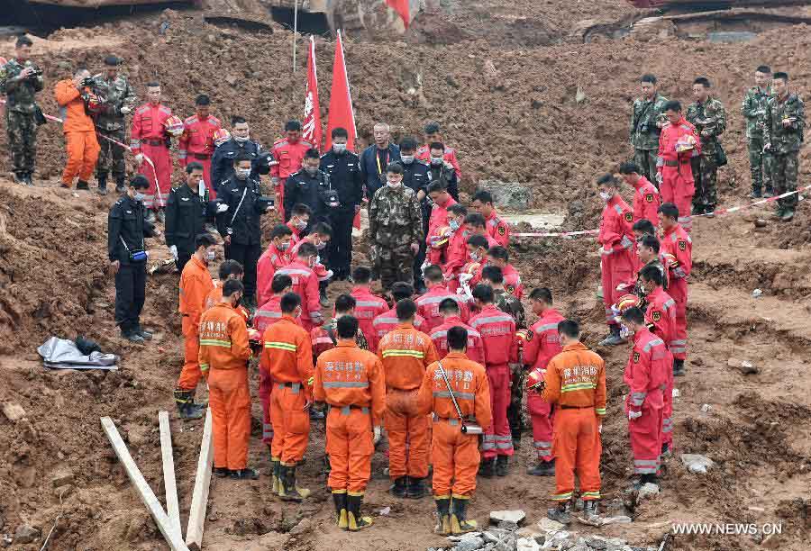 На месте схода оползня в Шэньчжэне обнаружен один уцелевший и тела 4 погибших человек
