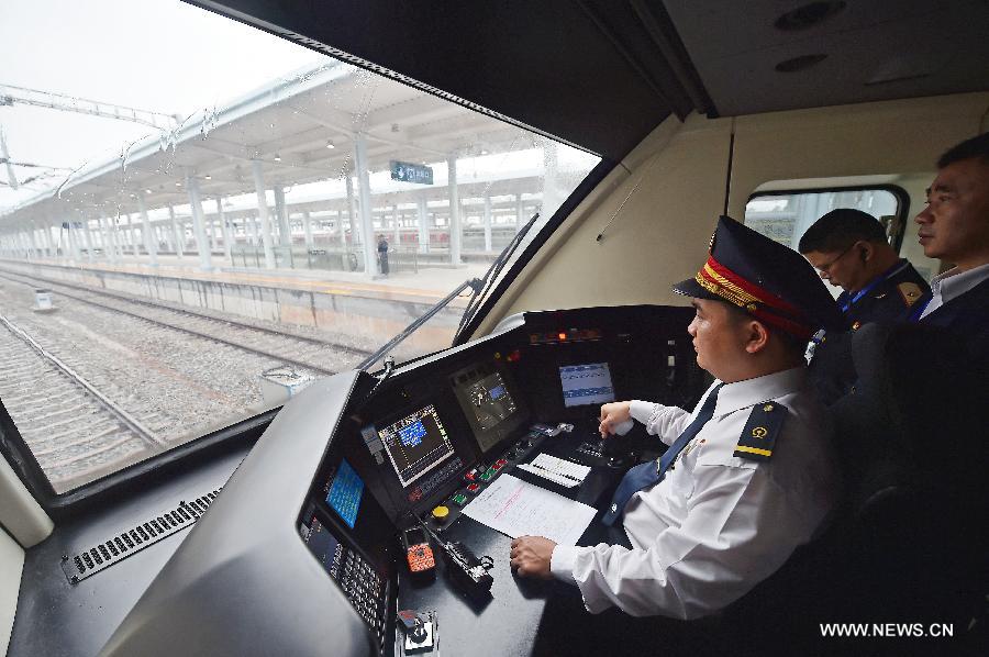 Открыто движение на всей протяженности скоростной кольцевой железной дороги острова Хайнань