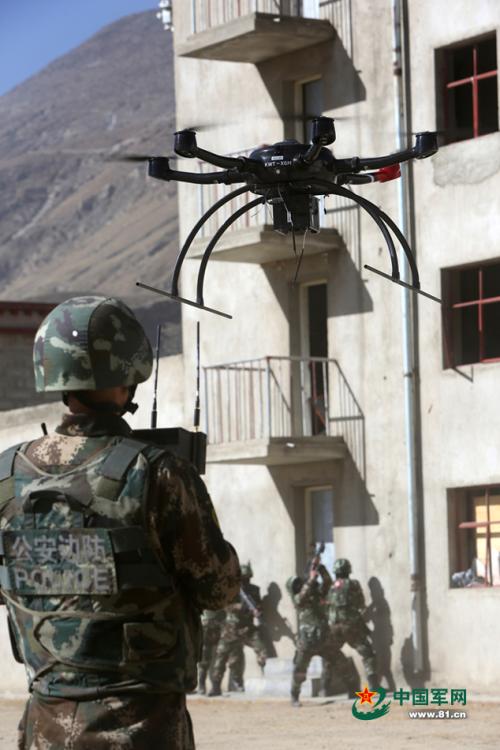 Сотрудники военизированной полиции в Тибете провели антитеррористические учения