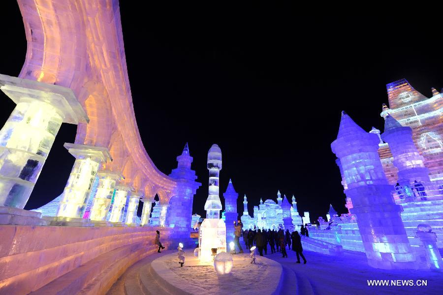 В Харбине открывается 32-й Международный фестиваль льда и снега
