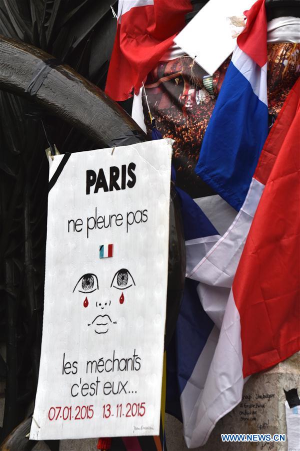 Правительство Франции почтило память жертв терактов в 2015 году