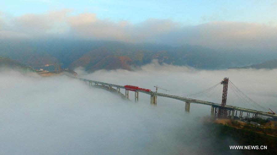 В Китае построили большепролетный железнодорожный мост