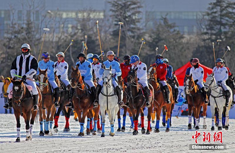 Первый матч чемпионата мира по конному поло на снегу стартовал в Тяньцзине