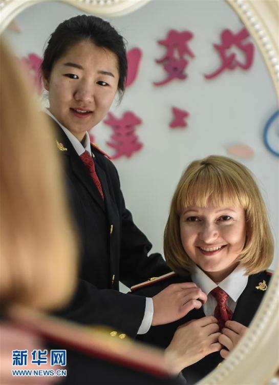 Русская девушка стала волонтером на китайской железнодорожной станции