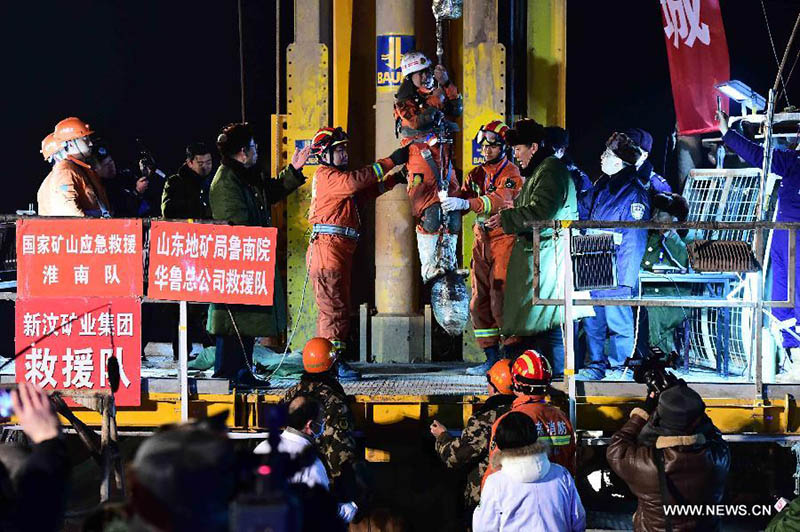 Спасены 4 китайских шахтера, находившиеся под землей 36 дней