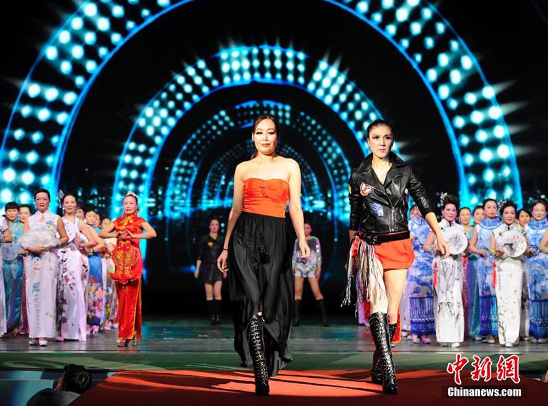 Модный показ для пожилых людей в честь Праздника Весны прошел в Тяньцзине
