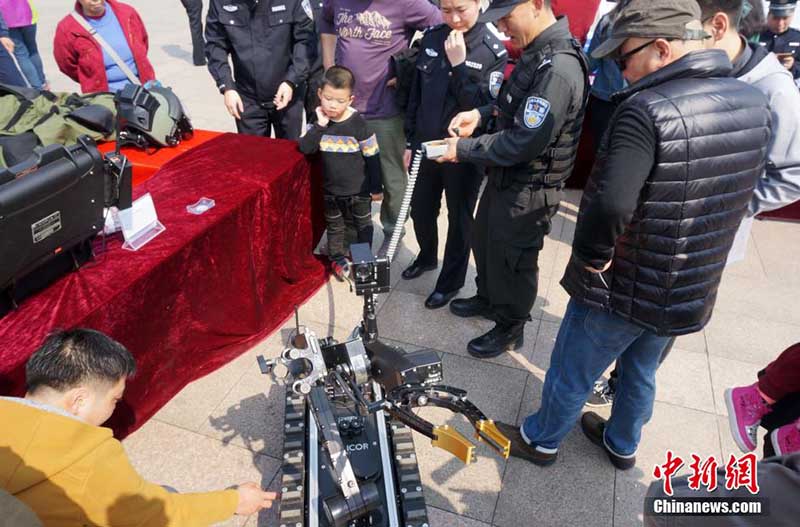 Жители города Гуйлинь испытали на себе новое антитеррористическое оружие