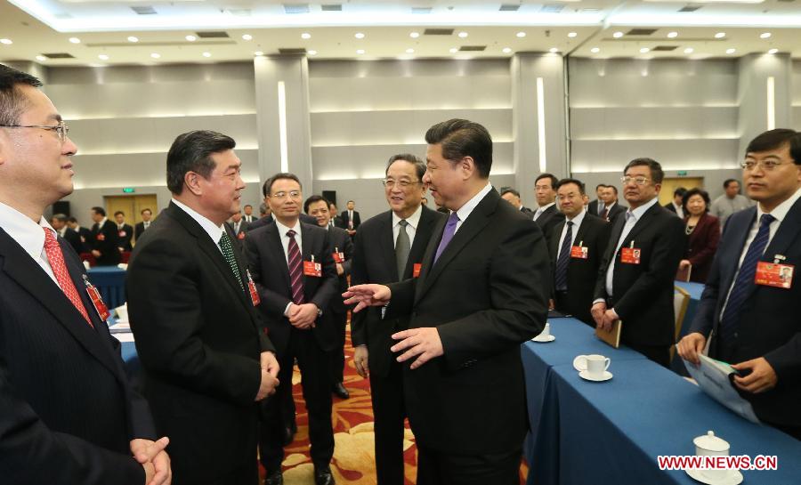 Си Цзиньпин подчеркнул необходимость придерживаться основного экономического строя страны