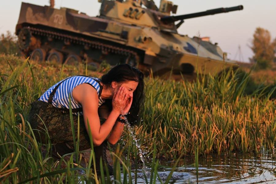 Российские девушки-военослужащие снова попали в центр внимания китайских Интернет-пользователей