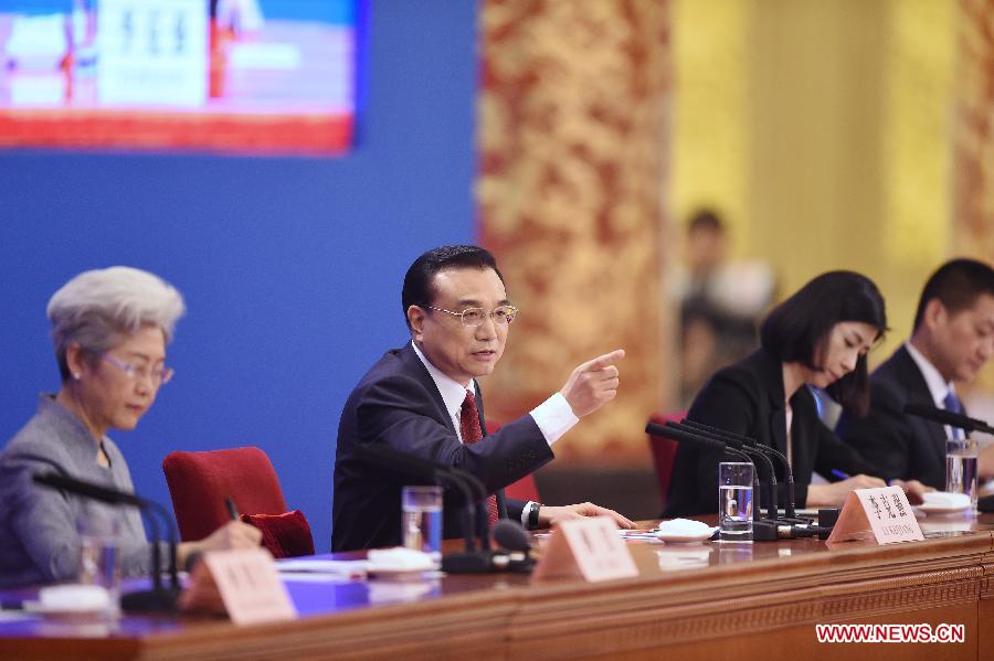 Финансовые учреждения Китая способны справиться с рисками -- Ли Кэцян