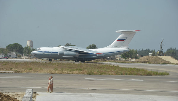 Группа российских бомбардировщиков Су-24М вылетела из Сирии в Россию -- Минобороны