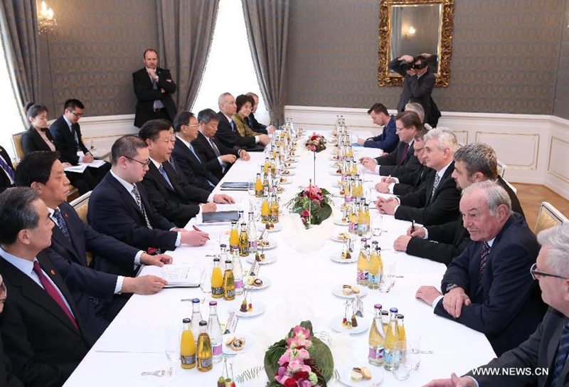 Си Цзиньпин встретился с председателем сената Чехии М. Штехом