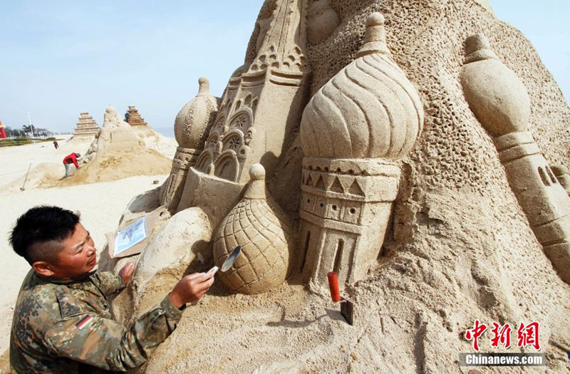Песчаные скульптуры на тему "Пояса и пути" появляются в Вэйхае