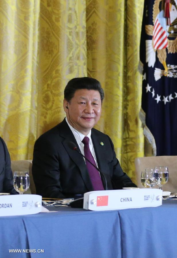 Си Цзиньпин присутствовал на обеде, устроенном Б. Обамой в честь лидеров-участников четвертого Саммита по ядерной безопасности